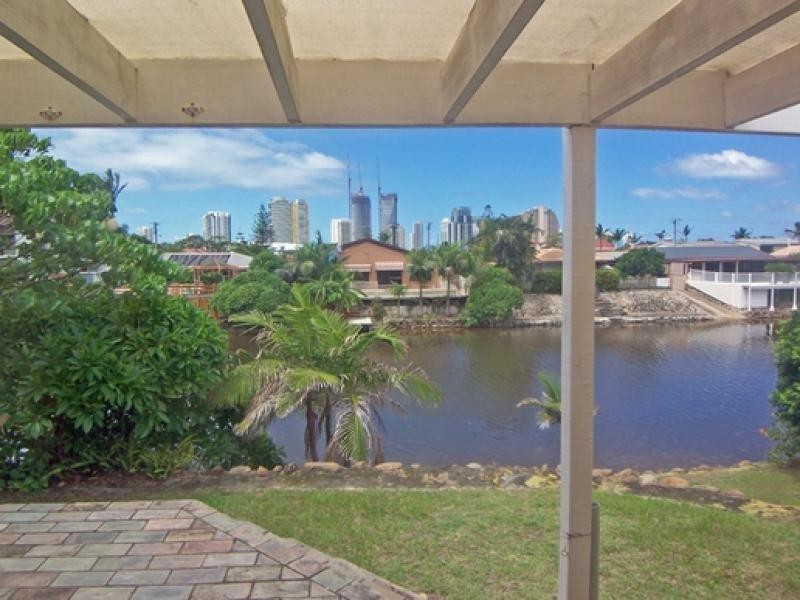 8 Flamingo Key, Broadbeach Waters QLD 4218