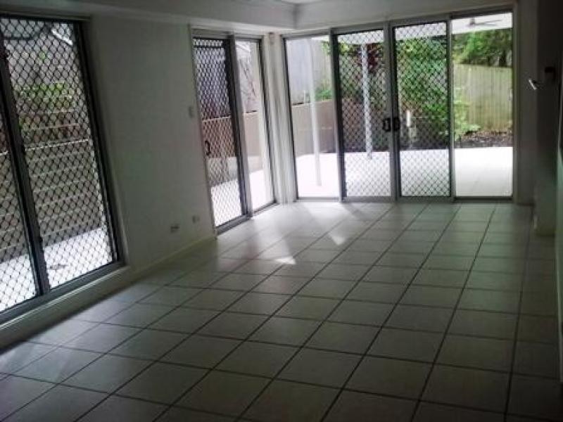 106 Carrmody Rd, St Lucia QLD 4067