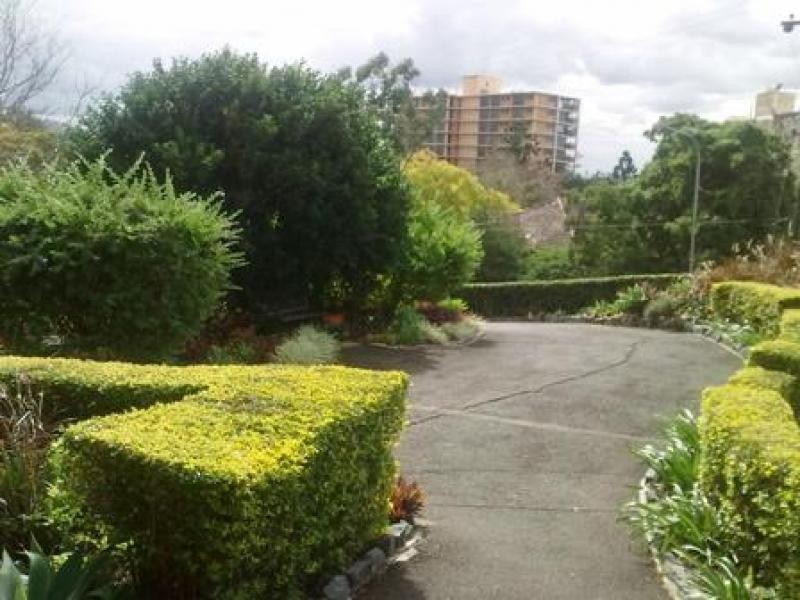 60 Bellevue Tce, St Lucia QLD 4067