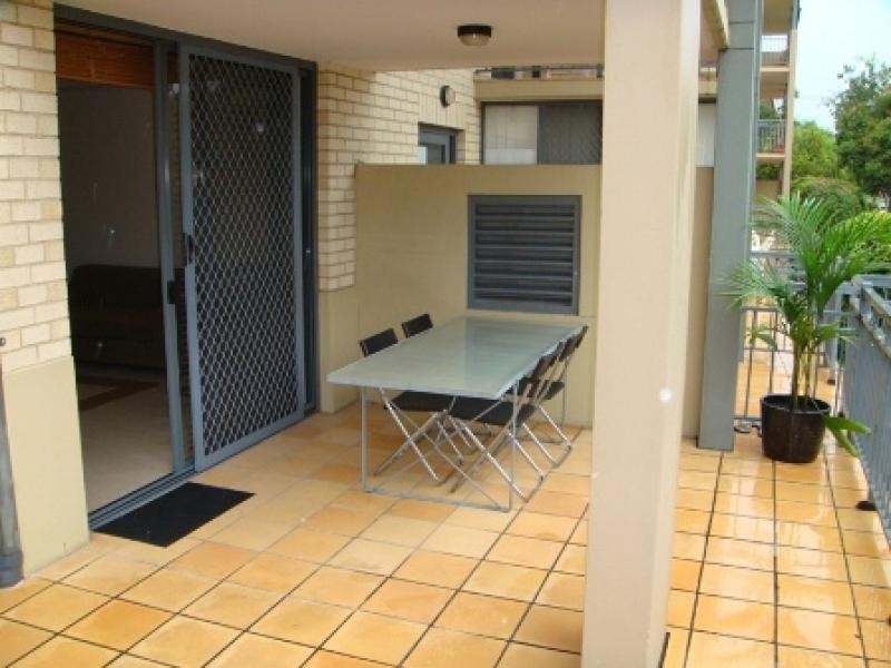 00/300 Sir Fred Schonell Drive, St Lucia QLD 4067