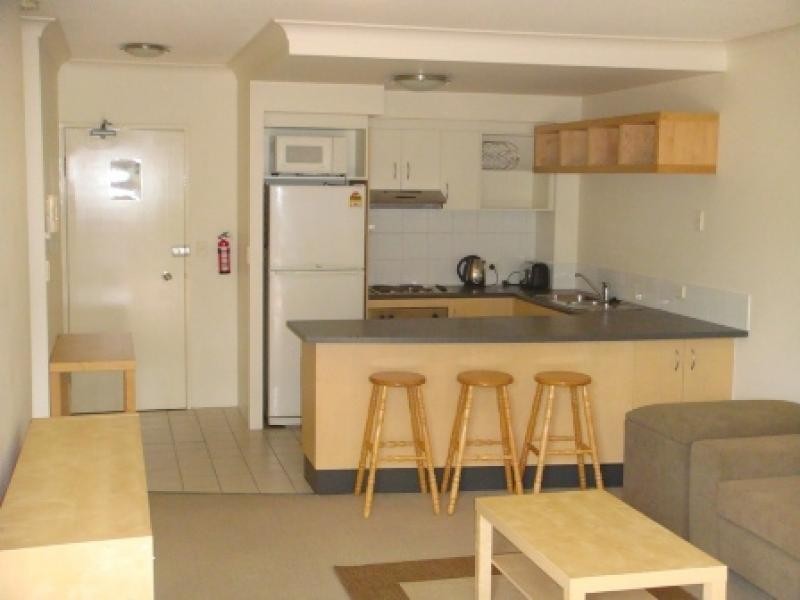 00/300 Sir Fred Schonell Drive, St Lucia QLD 4067