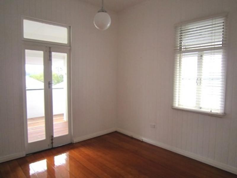 Bangalla st, Auchenflower QLD 4066