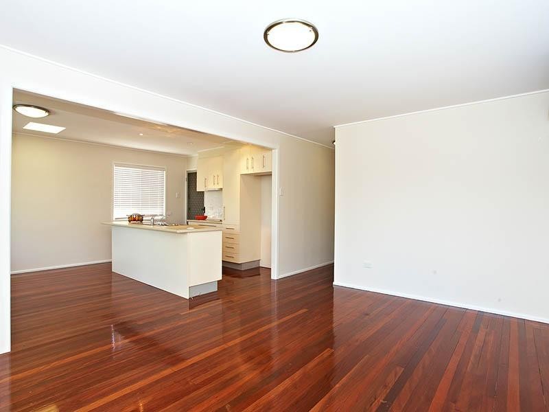 25 Ambool st, Lota QLD 4179