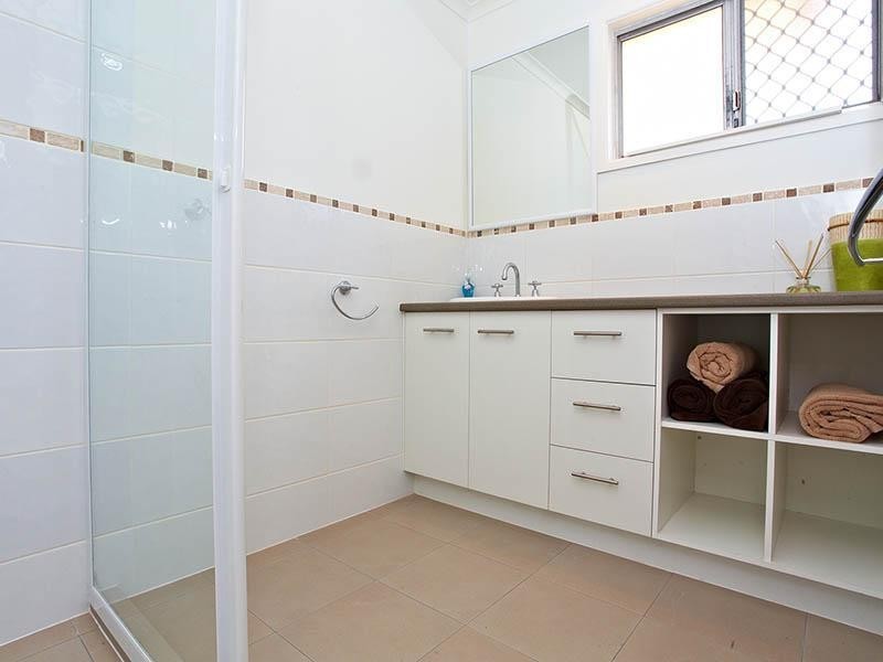 25 Ambool st, Lota QLD 4179