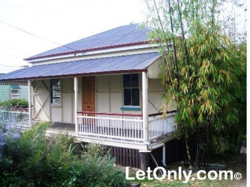 Ferrett St, Sadliers Crossing QLD 4305
