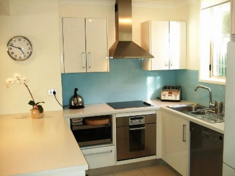 Mitre st, St Lucia QLD 4067