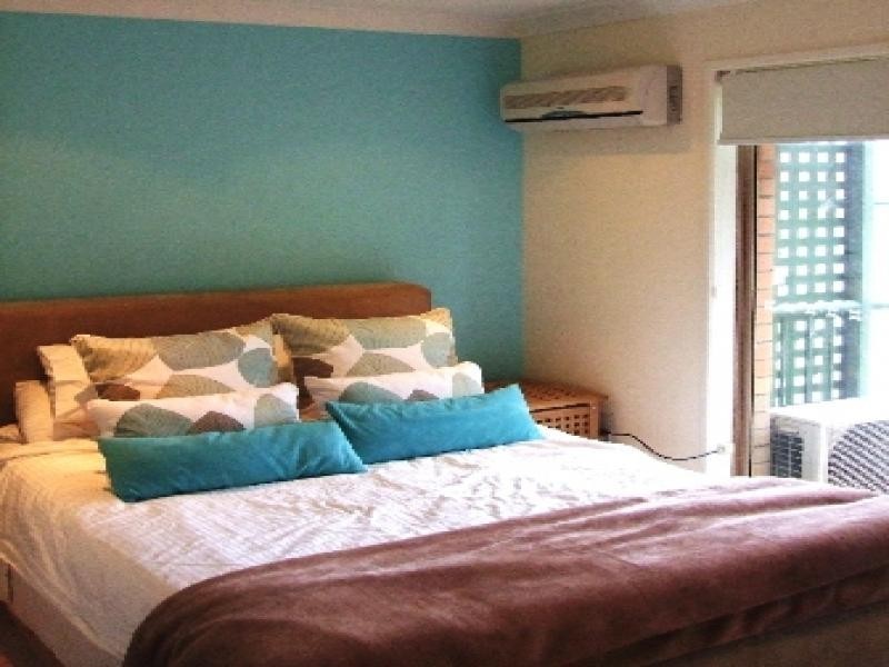 Mitre st, St Lucia QLD 4067