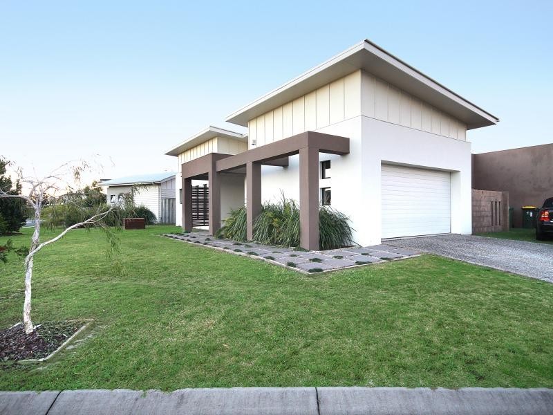 1/3 Deborah Close, Mudjimba QLD 4564