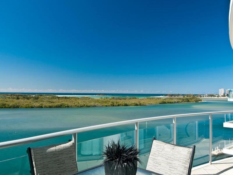 2/85 Picnic Point Esplanade, Maroochydore QLD 4558