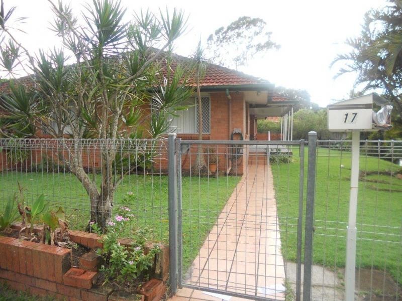 17 ulmarra, Mooloolaba QLD 4557