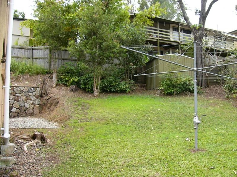 4 Merrilyn, Chapel Hill QLD 4069