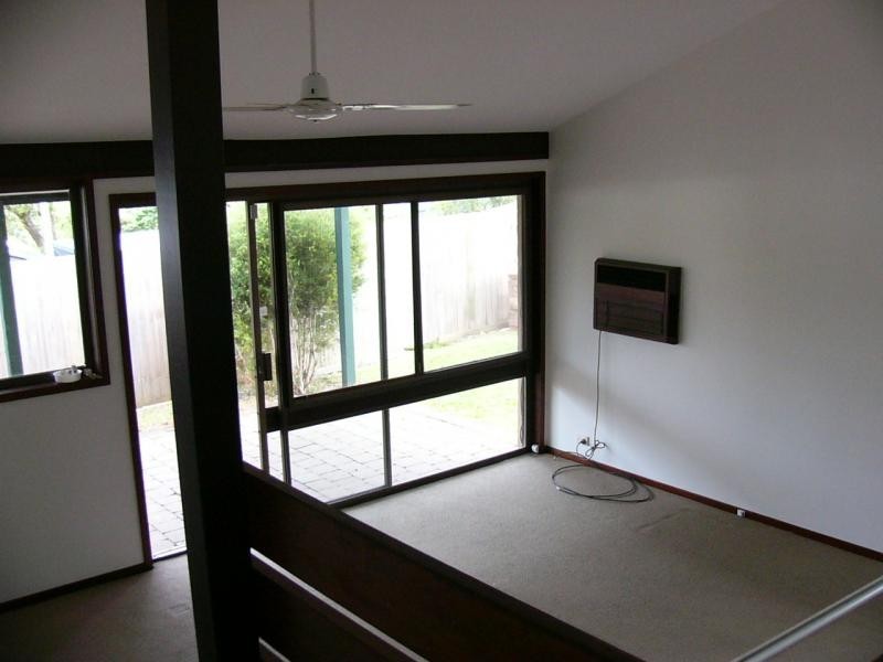 4 Merrilyn, Chapel Hill QLD 4069