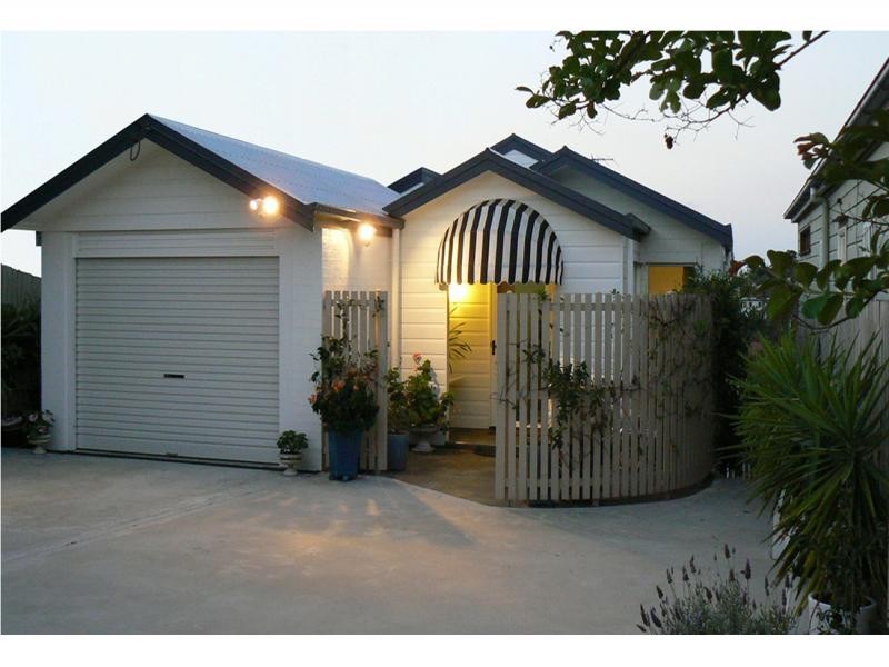 21 Birdwood Terrace, Auchenflower QLD 4066