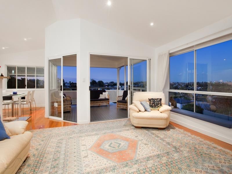 21 Birdwood Terrace, Auchenflower QLD 4066