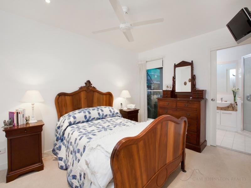 21 Birdwood Terrace, Auchenflower QLD 4066