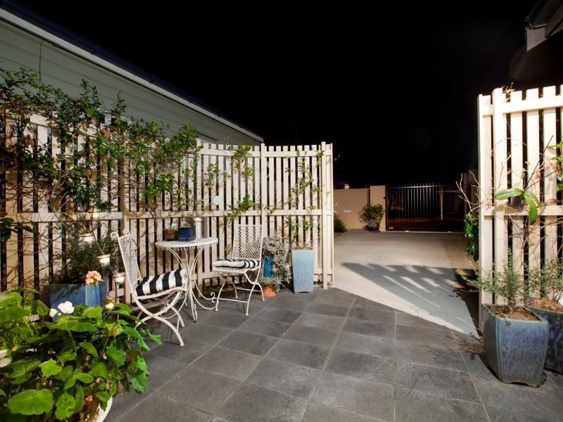 21 Birdwood Terrace, Auchenflower QLD 4066