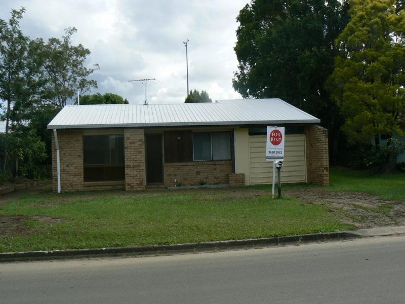 18 Railway Parade, Caboolture QLD 4510