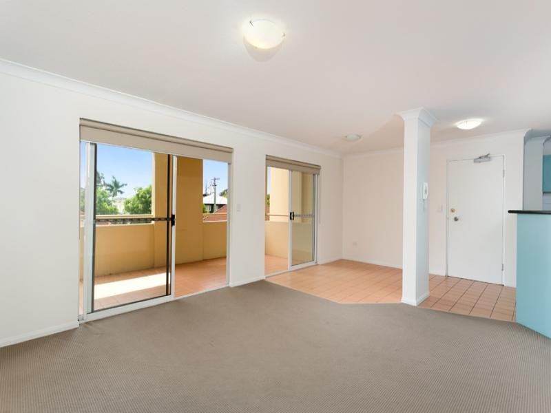 4/79 Dobson, Ascot QLD 4007