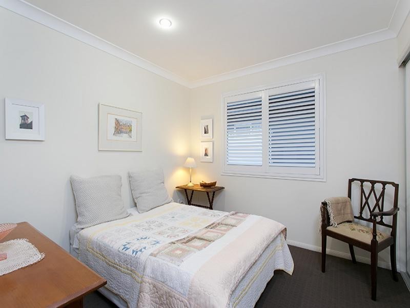 27 Grainger Street, Wynnum QLD 4178