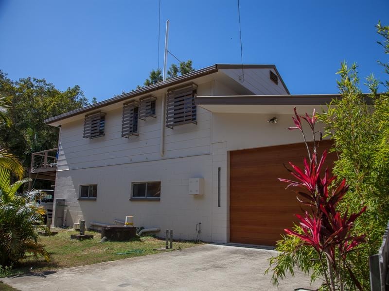 2 Millers Lane, Amity Point QLD 4183