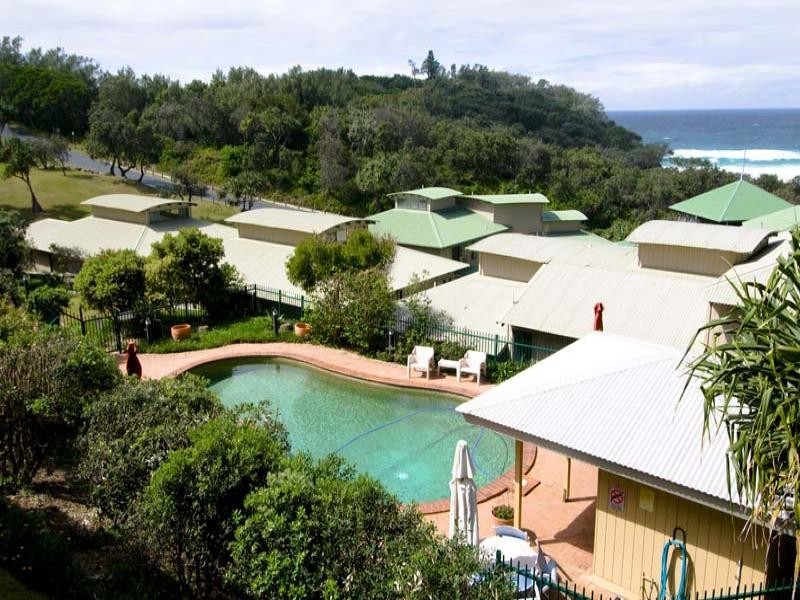 1 Samarinda Drive, Point Lookout QLD 4183
