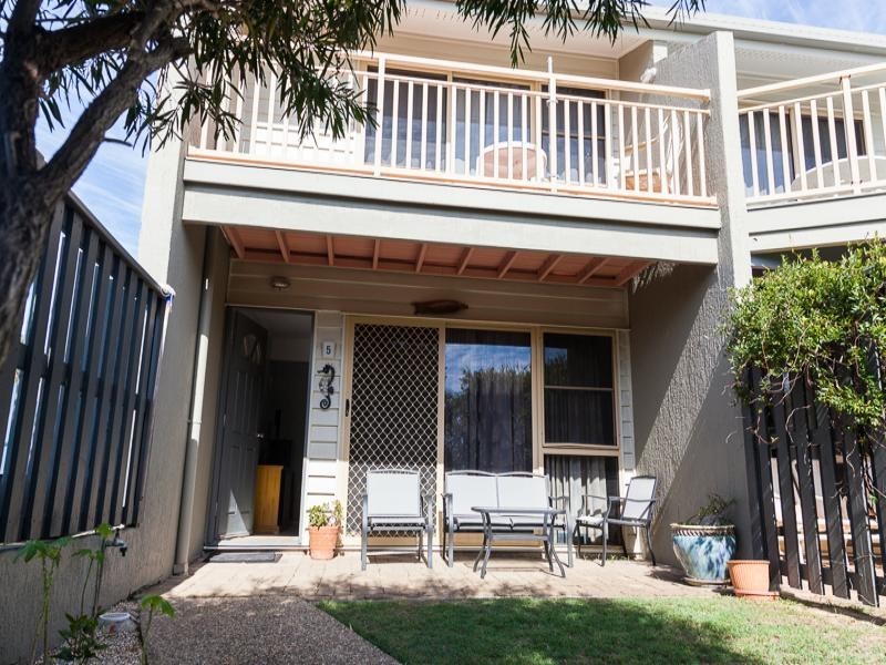 5/Pandanus Palms Cumming Parade, Point Lookout QLD 4183