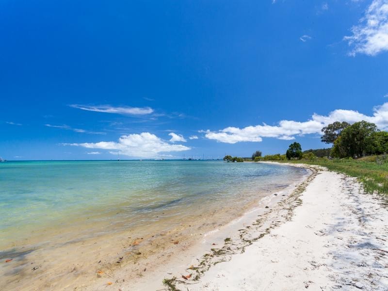 23 Flinders Avenue, Dunwich QLD 4183