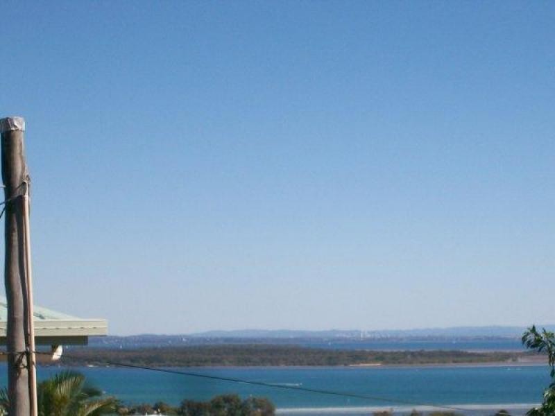 107 Rainbow Crescent, Dunwich QLD 4183