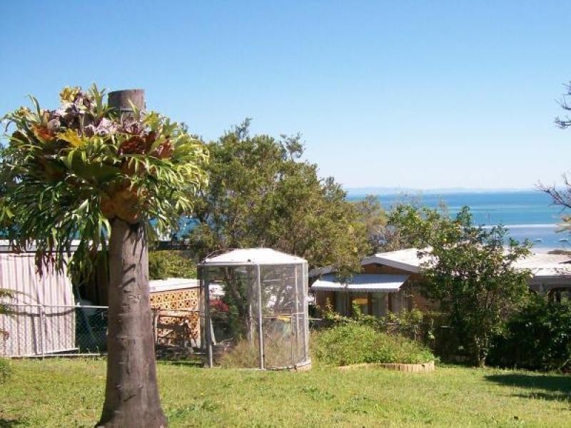 107 Rainbow Crescent, Dunwich QLD 4183