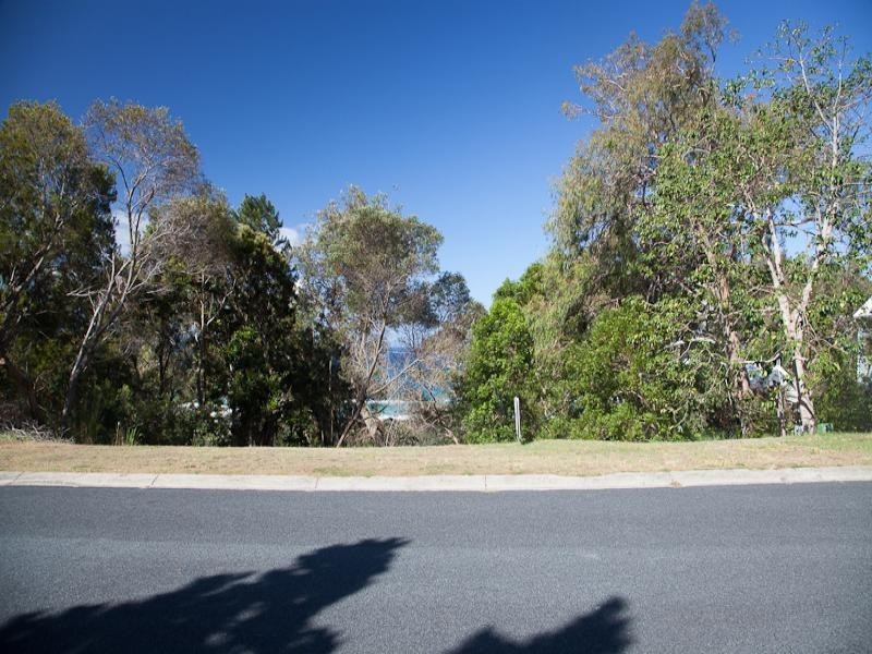 75 Tramican Street, Point Lookout QLD 4183