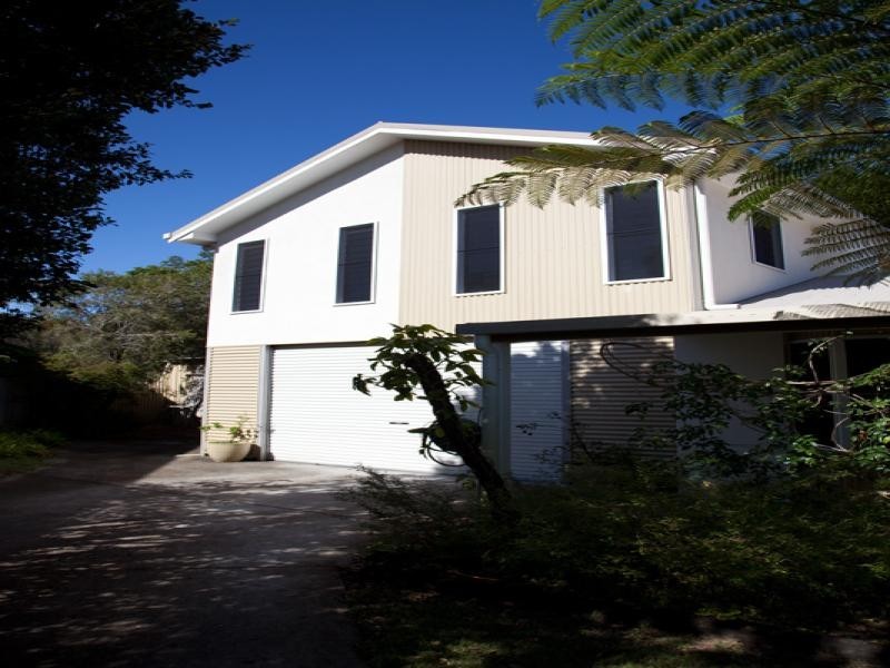 64 Kindara Street, Amity Point QLD 4183