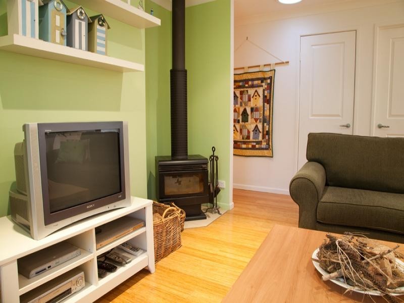 64 Kindara Street, Amity Point QLD 4183