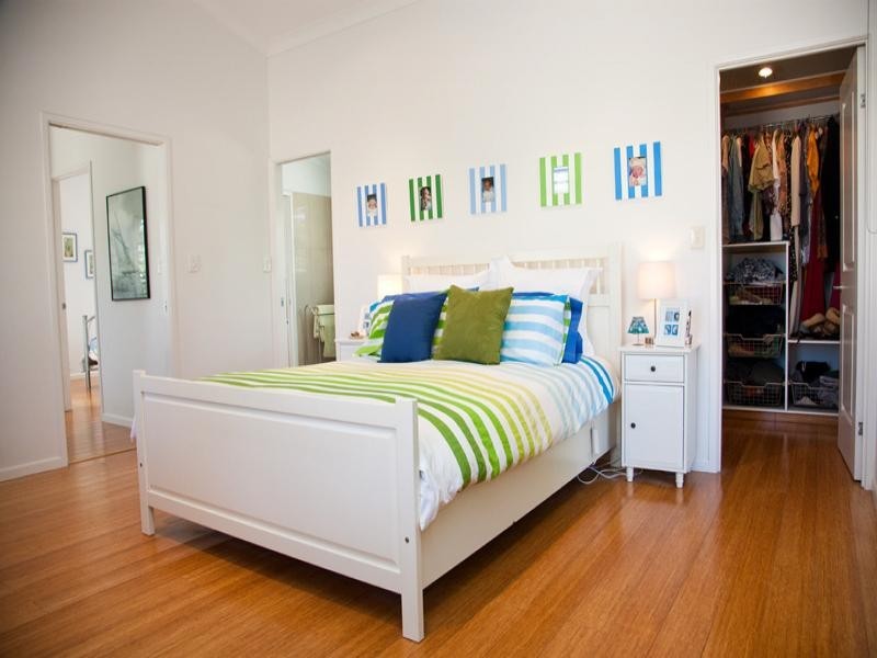 64 Kindara Street, Amity Point QLD 4183