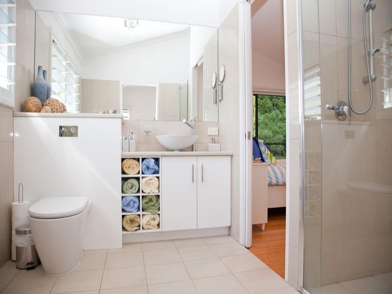 64 Kindara Street, Amity Point QLD 4183