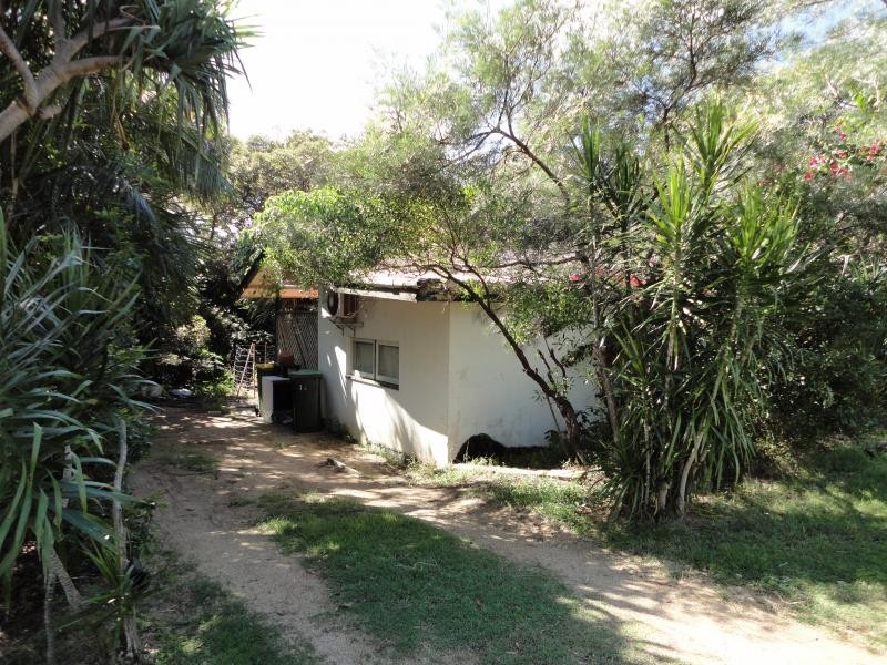 15 Yarrong Road, Point Lookout QLD 4183