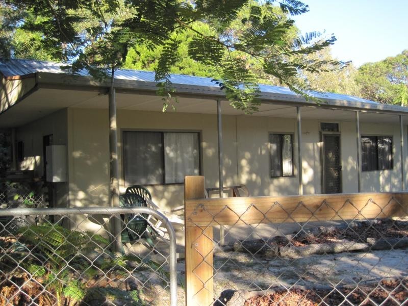 8 Gore Street, Amity Point QLD 4183