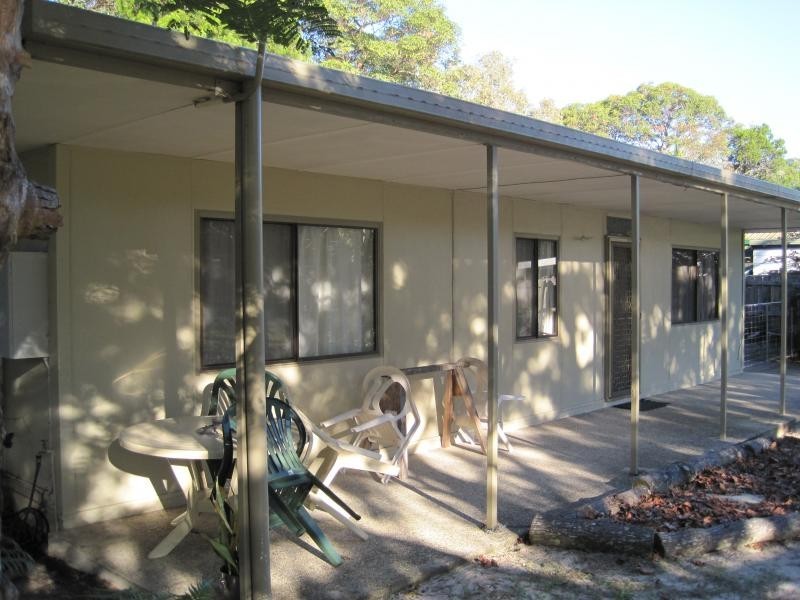 8 Gore Street, Amity Point QLD 4183