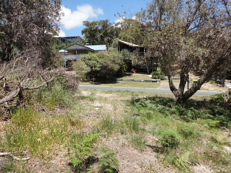 85 Tramican Street, Point Lookout QLD 4183