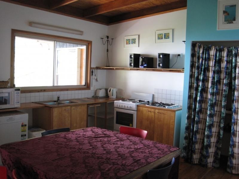 2 / 83  Tramican, Point Lookout QLD 4183