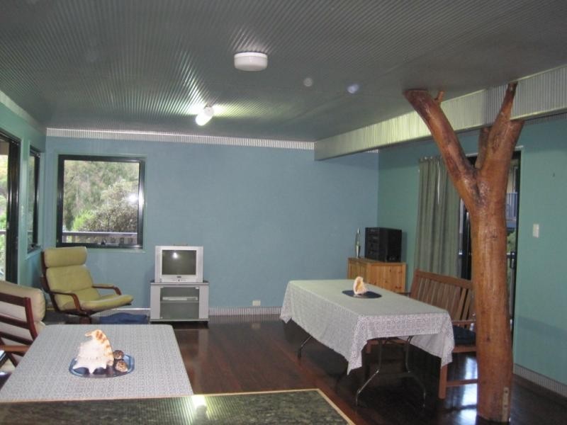 44 Cumming Parade, Point Lookout QLD 4183