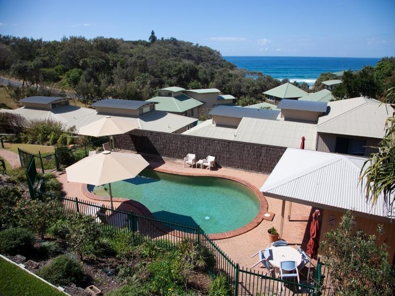 12/1-5 Samarinda Drive, Point Lookout QLD 4183