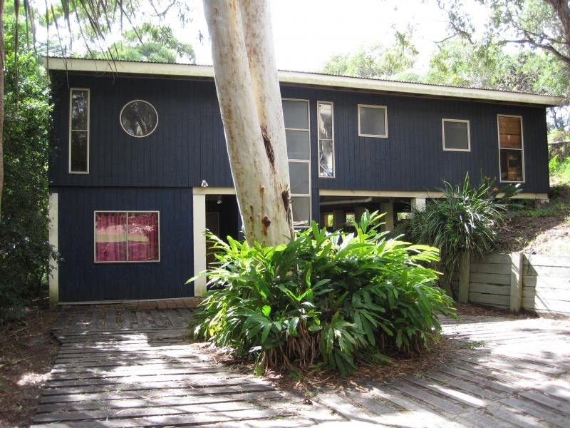 2/83 Tramican Street, Point Lookout QLD 4183