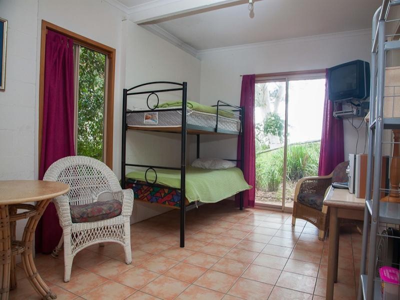 2/83 Tramican Street, Point Lookout QLD 4183