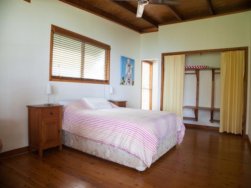 2/83 Tramican Street, Point Lookout QLD 4183