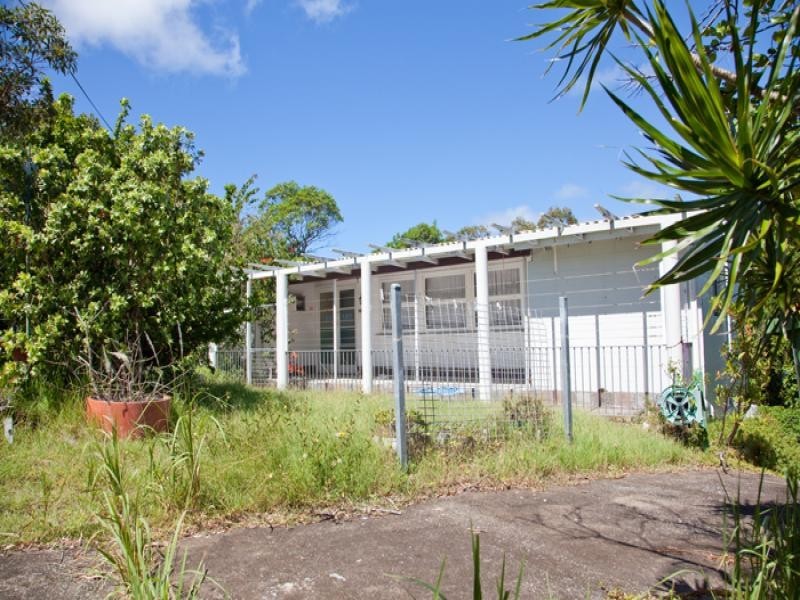 16 Yarrong Road, Point Lookout QLD 4183