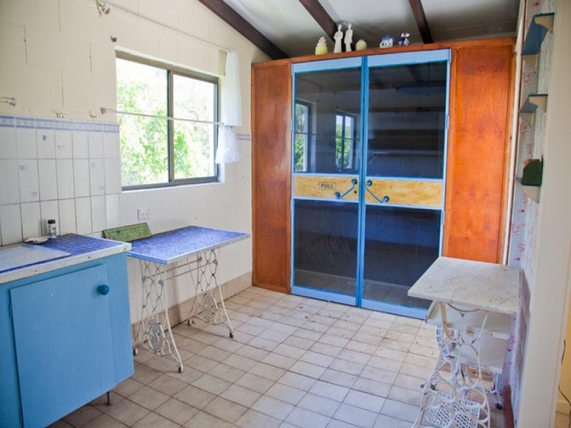 16 Yarrong Road, Point Lookout QLD 4183