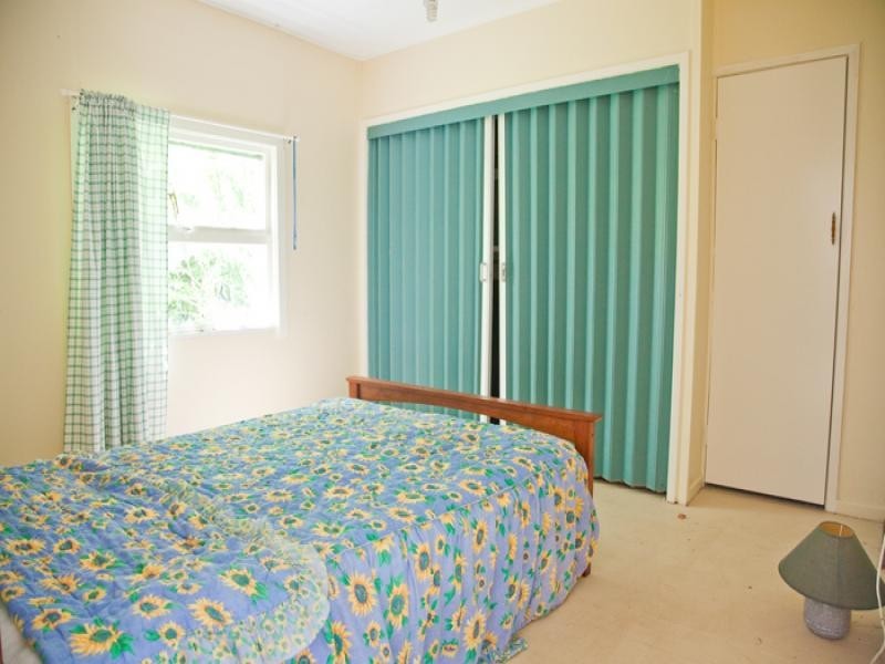 16 Yarrong Road, Point Lookout QLD 4183