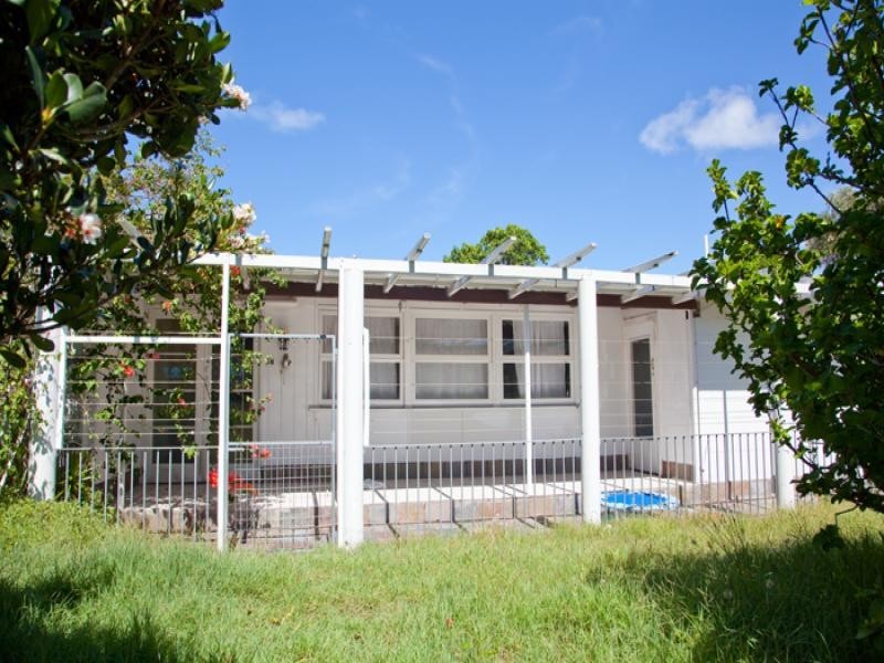 16 Yarrong Road, Point Lookout QLD 4183