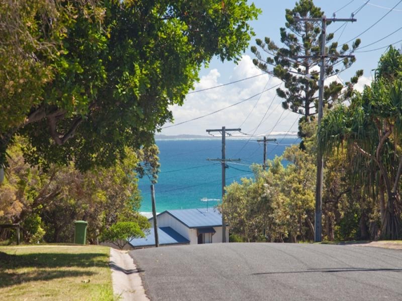 16 Yarrong Road, Point Lookout QLD 4183