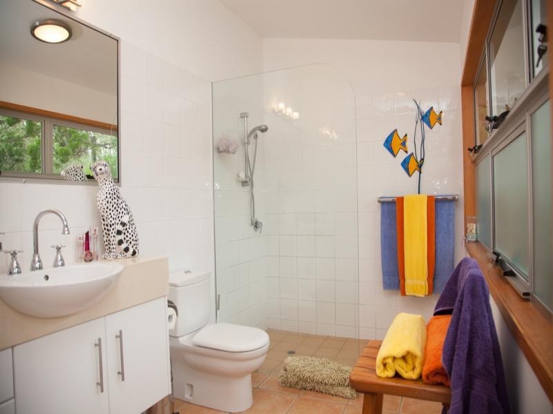 10 Old Ballow Road, Amity Point QLD 4183